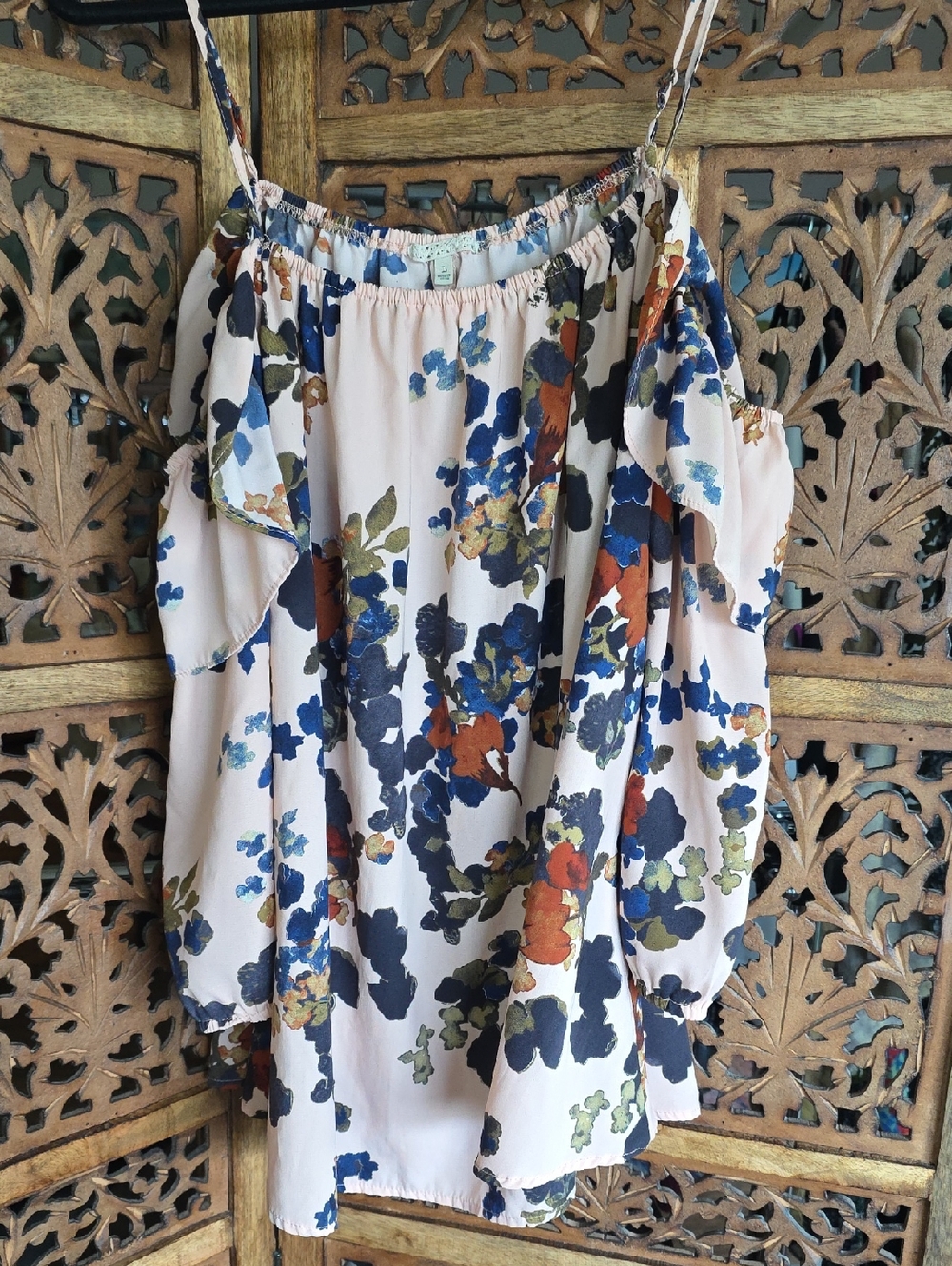 gimmicks by BKE Cream Off-Shoulder Blouse with Blue, Olive & Rust Floral Print